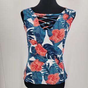 Almost Famous Top Women's Large Floral Stretch Fitted Lattice Front Detail